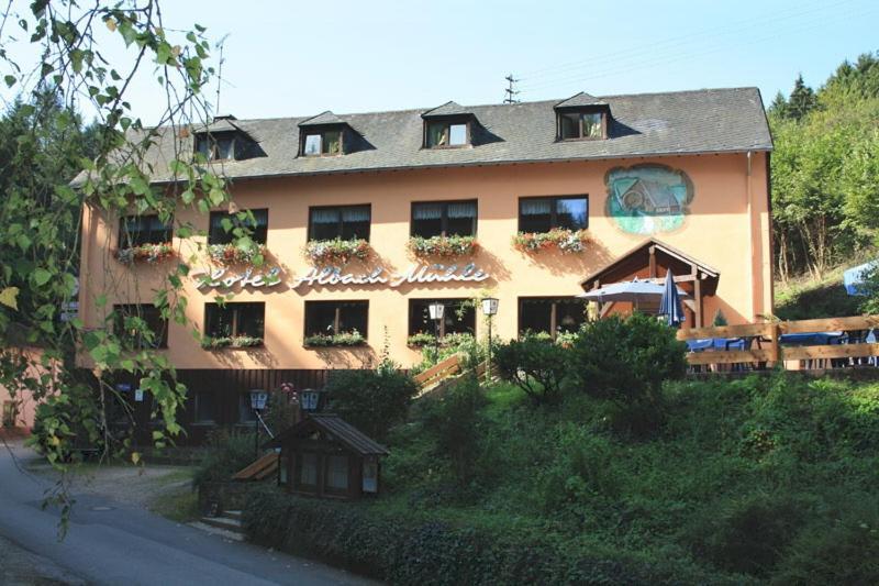 Waldhotel Albachmuehle Mit Albacher Stuben Wasserliesch المظهر الخارجي الصورة